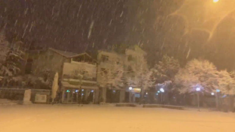 Άρχισε η κακοκαιρία: Πυκνή χιονόπτωση στη Φλώρινα, βροχοπτώσεις στη δυτική Ελλάδα (vid)