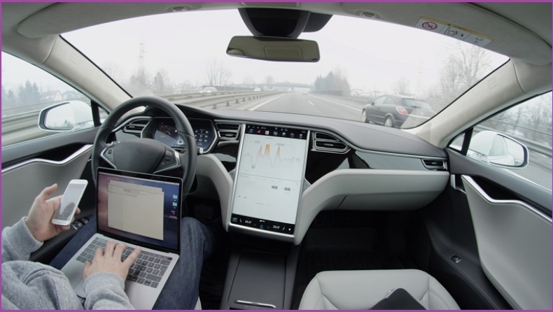 Tesla: Χάκερς ξεγέλασαν το Autopilot με ένα κομμάτι ταινία (vid)