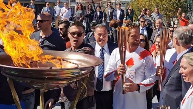 Μπάτλερ: Αναψε το βωμό στην Σπάρτη και φώναξε «This is Sparta»! (vid)