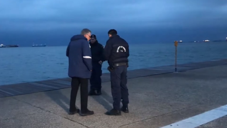 Έλεγχοι σε πεζούς στην παραλία Θεσσαλονίκης (vid)