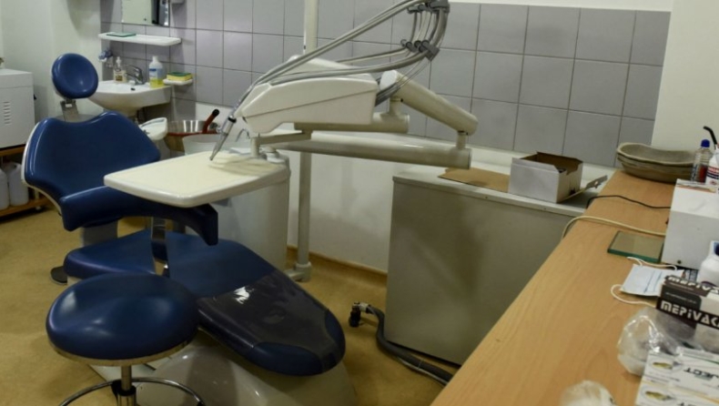 Κορονοϊός: Οι οδοντίατροι ζητούν την ένταξή τους στα μέτρα στήριξης