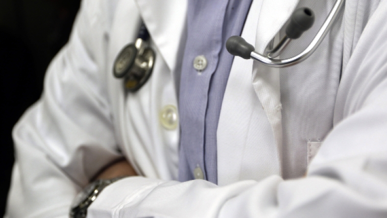 Κορονοϊός: Ένας 39χρονος γιατρός προσπάθησε να θεραπευτεί μόνος του από τον κορονοϊό και πέθανε