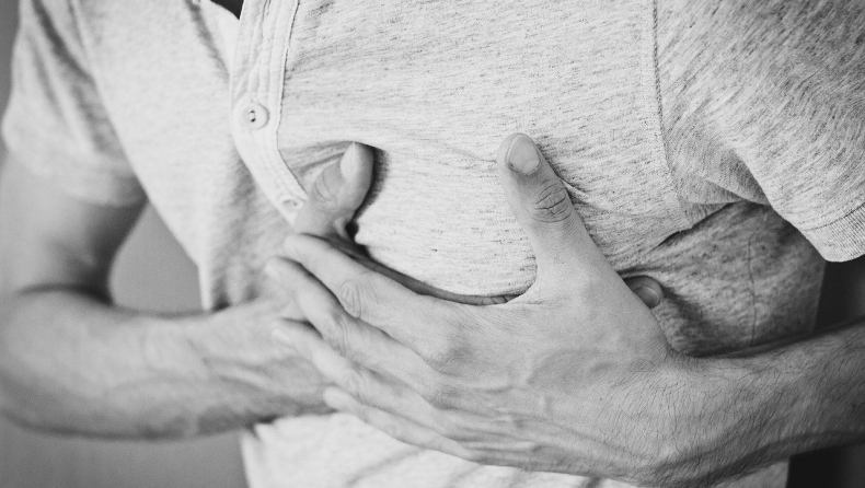 Ο κορονοϊός μπορεί να προκαλέσει καρδιακή βλάβη ακόμα και όταν δεν υπάρχει ιστορικό