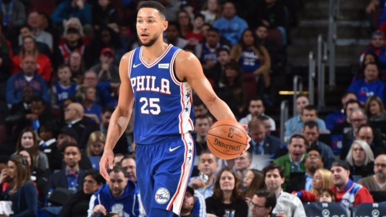 Ο Σίμονς θα μείνει εκτός για τρεις ακόμη εβδομάδες