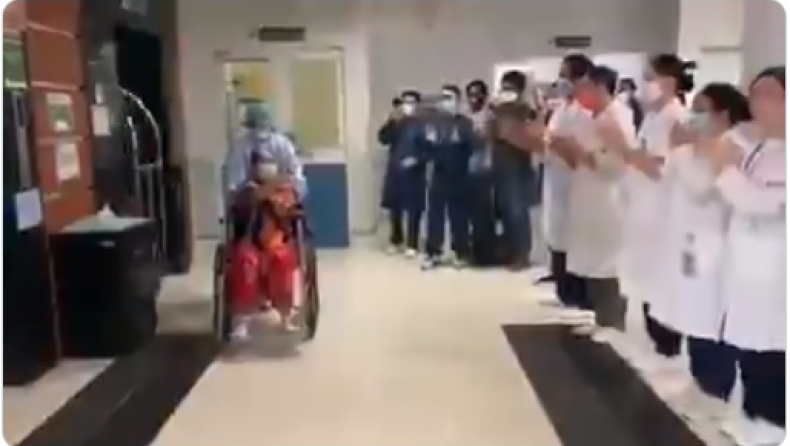 Κορονοϊός: Γιατροί και νοσοκομοι χειροκροτούν ασθενή που φεύγει από το νοσοκομείο στις Φιλιππίνες (vid)