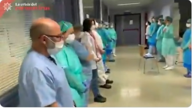 Κορονοϊός: Συγκινητικό βίντεο με γιατρούς και νοσοκόμους να τραγουδάνε πριν αρχίσουν την δουλειά (vid)