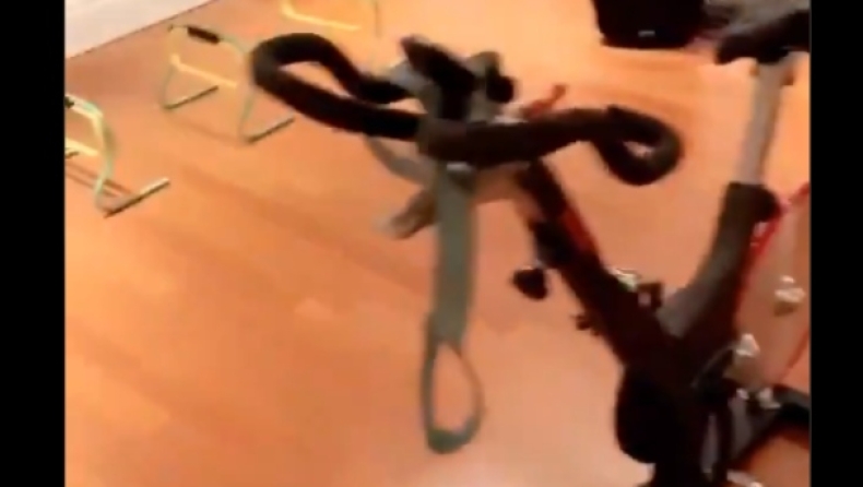 Ο Ιμπάκα έφτιαξε γυμναστήριο στο σπίτι του (vid)