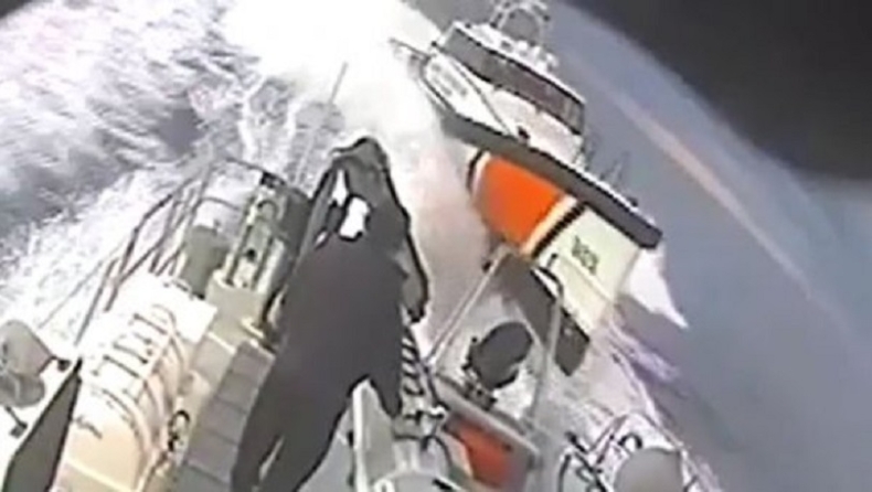 Video-ντοκουμέντο: Τουρκική ακταιωρός απειλεί με εμβολισμό ελληνικό σκάφος στη Λέσβο (vid)