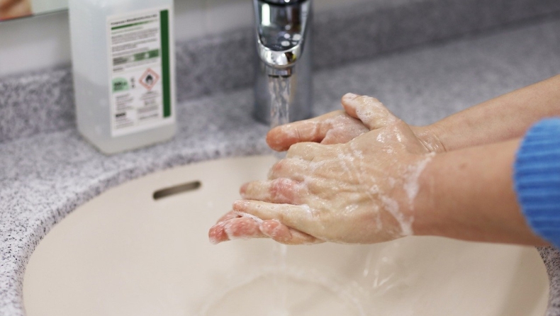 Πλύσιμο των χεριών: Καθιερώθηκε πριν από 170 χρόνια για να μας σώσει από τον κορονοϊό