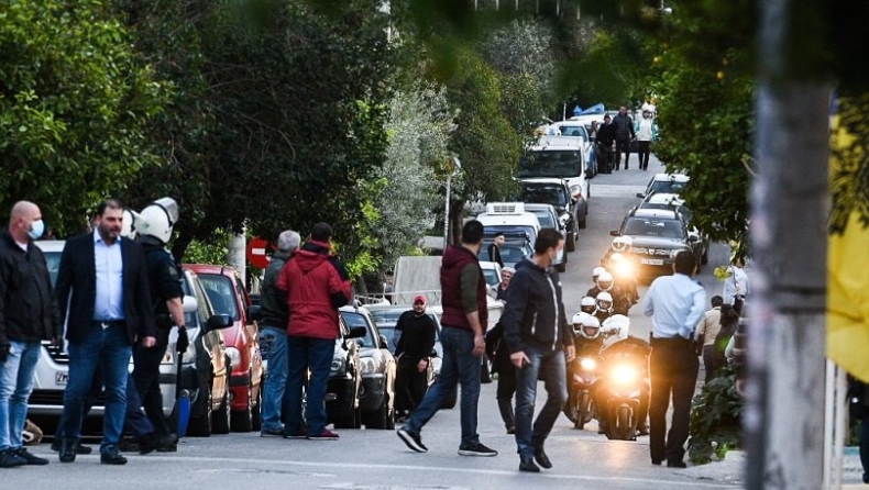 H αστυνομία ψάχνει τον Ηλία Παναγιώταρο της Χρυσής Αυγής (pic & vid)