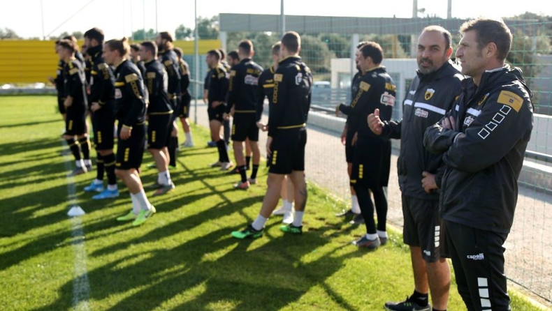 Συσκέψεις και ετοιμότητα στην ΑΕΚ για την επιστροφή στα Σπάτα την Τρίτη