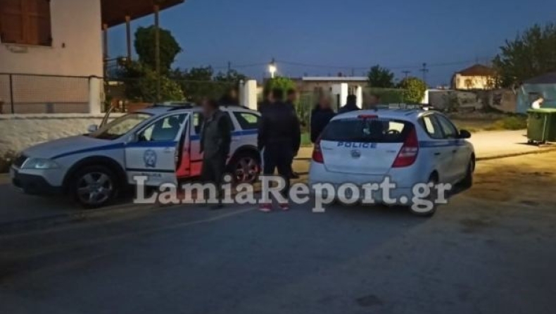 Ρομά επιτέθηκαν με πέτρες σε σπίτι αστυνομικού στην Λαμία (pics)
