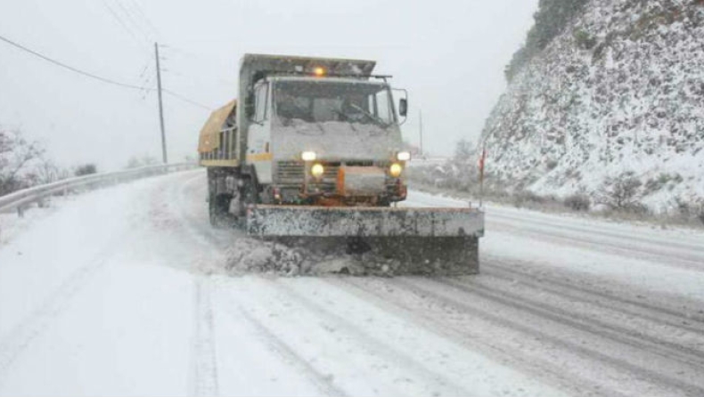 Χιόνια σε Ευρυτανία και Φθιώτιδα: Ξεπέρασε τα 30 εκατοστά