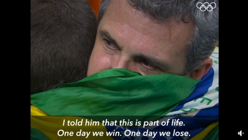 Το κλάμα του προπονητή θρύλου με τα τα τρία χρυσά, γιατί το έχασε στην χώρα του (vid)
