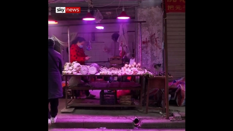 Κορονοϊός: Άνοιξαν και πάλι οι αγορές ψαριών και λαχανικών στην Γουχάν