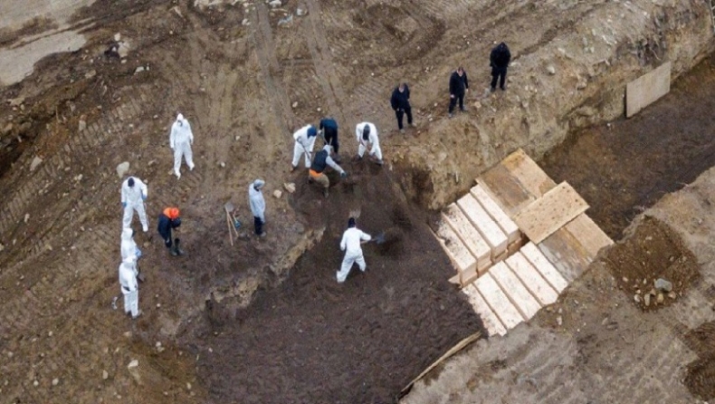 Η ανατριχιαστική ιστορία πίσω από το Hart Island όπου θάβονται τα αζήτητα πτώματα των θυμάτων του κορονοϊού (pics & vids)