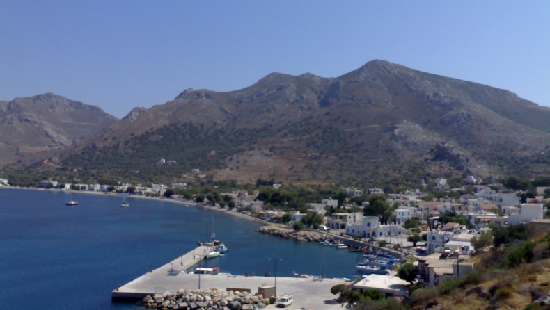 Αγανάκτηση από την Δήμαρχο Τήλου: «Κλείστε τα νησιά επιτέλους, έρχονται επισκέπτες» (vid)