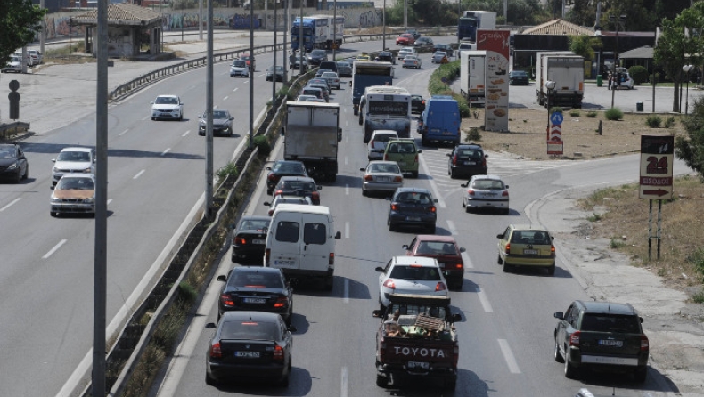 Οι Έλληνες είμαστε απείθαρχοι στο τιμόνι και υποδειγματικοί στα φάρμακα