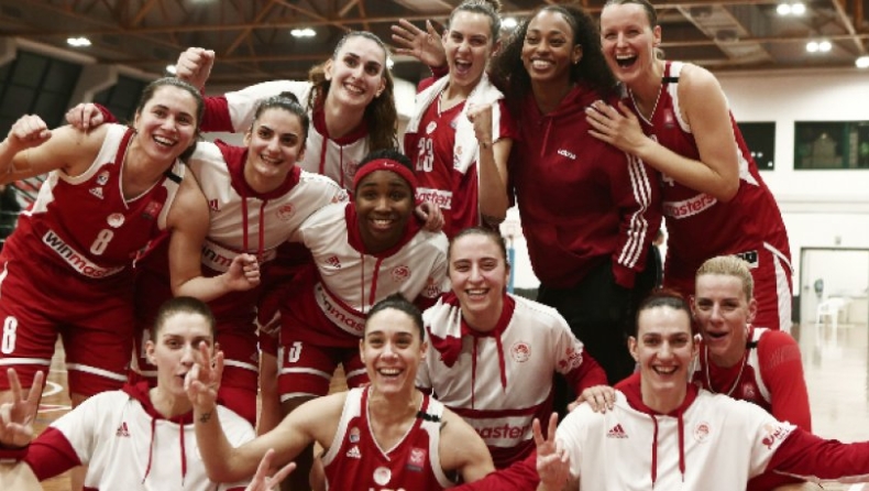 Μαρινάκης: Τα συγχαρητήριά του στην γυναικεία ομάδα μπάσκετ του Ολυμπιακού