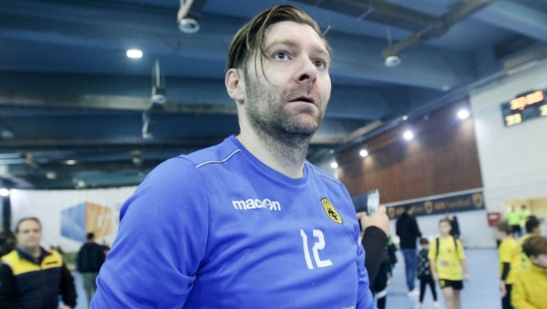 Παραμένει και τη νέα σεζόν στην ΑΕΚ ο Κοσάνοβιτς