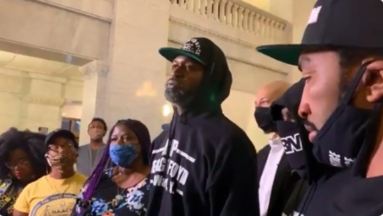 Τζάκσον για δολοφονία Φλόιντ από αστυνομικό: «Είμαι οργισμένος, αλλά όχι φοβισμένος» (vid)