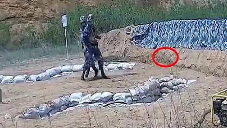 Εκπαιδευτής σώζει φαντάρο που δεν πέταξε τη χειροβομβίδα αρκετά μακριά (vid)