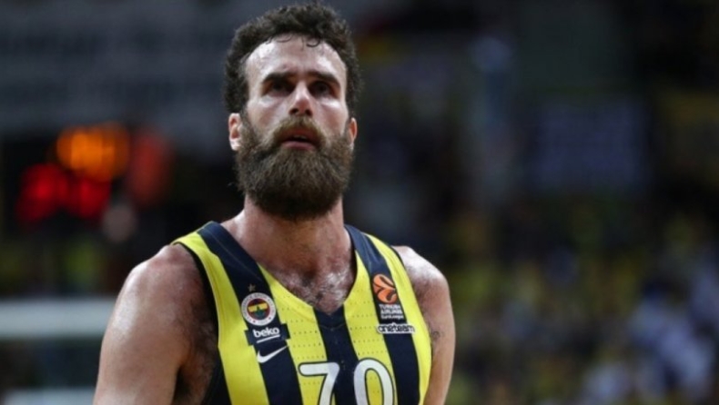 «Νο.1 στόχος της Αρμάνι ο Ντατόμε»