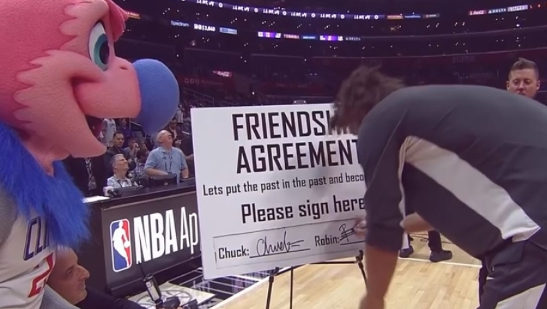 Οι πιο αστείες στιγμές των μασκότ του NBA (vid)