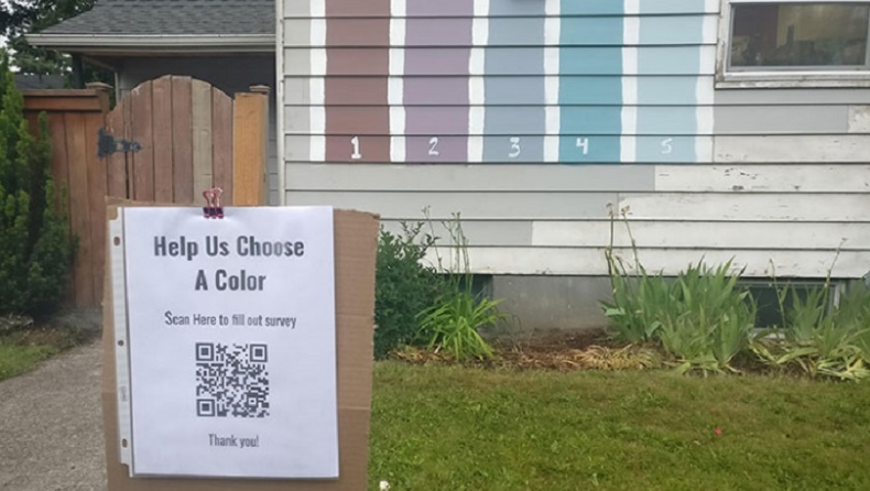 Οικογένεια ζητάει την ψήφο μας για το επόμενο χρώμα του σπιτιού της (pics)