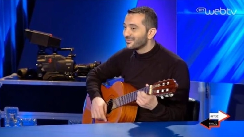 «Θα πω ένα βαριά πολιτικό τραγούδι», είπε ο Κουτσόπουλος και τραγούδησε το «μακαρόνια με κιμά» του Ρουβά (vids)
