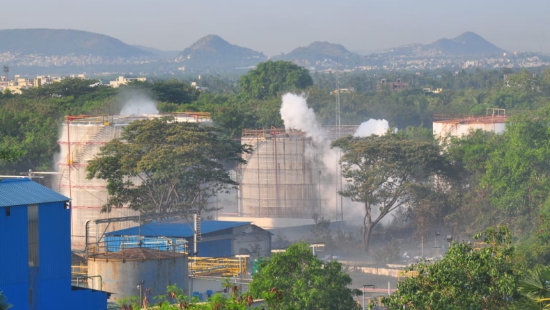 Παγκόσμιος συναγερμός για διαρροή σε χημικό εργoστάσιο στην Ινδία (pics & vids)