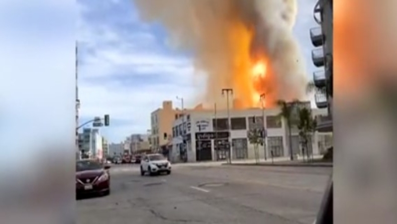 Η στιγμή που πυροσβέστες προσπαθούν να βγουν από φλεγόμενο κτίριο για να σωθούν (vid)