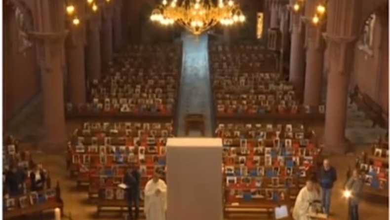 Κορονοϊός: Λειτουργία στην Ελβετία με φωτογραφίες πιστών στην εκκλησία (vid)