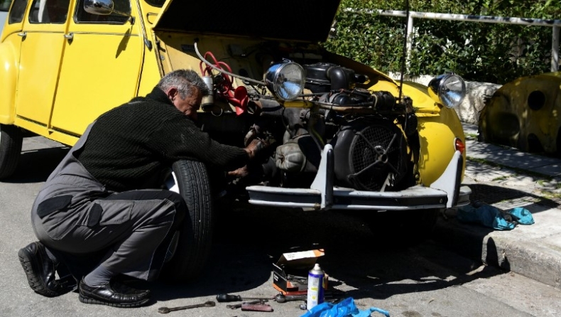 Έρευνα ΣΕΒ: 7 στους 10 Έλληνες απασχολούνται σε μόνο 20 επαγγέλματα