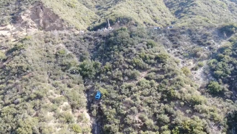 Πώς ανασύρεις μία Mustang από χαράδρα βάθους 120 μέτρων (vid)