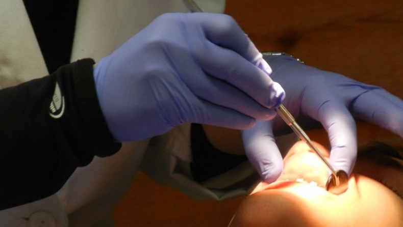 Κορονοϊός: Τι αλλάζει στις επισκέψεις στον οδοντίατρο (vid)