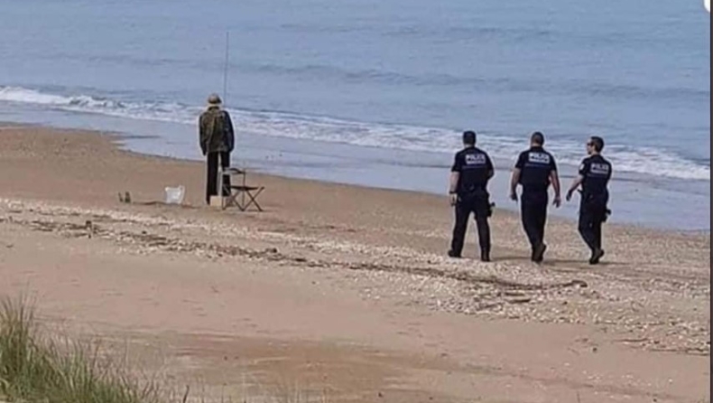 Βάζουν ομοιόματα ανθρώπων σε παραλίες για να νομίζουν οι αρχές οτι έσπασαν το lockdown (pics)