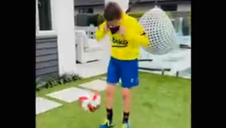 Κορονοϊός - Μπαρτσελόνα: Σούπερ ταλεντάκι κοντρολάρει την μπάλα και ταυτόχρονα φοράει την μάσκα! (vid)