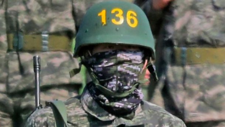 Τότεναμ: Ο Σον με κράνος και όπλο εν ώρα άσκησης στη Ν. Κορέα (pic)