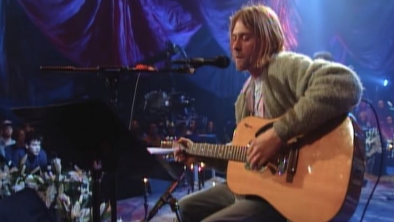 Η κιθάρα του Κερτ Κομπέιν από το εμβληματικό Unplugged των Nirvana στο MTV πωλήθηκε 6 εκατoμμύρια δολάρια (pics)