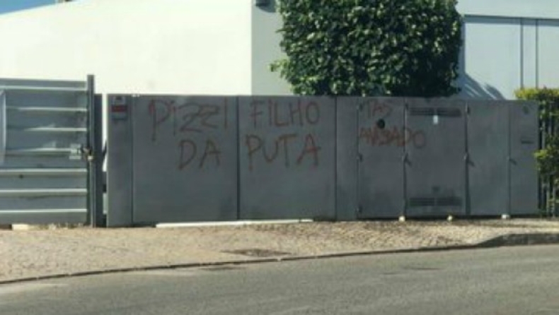 Μπενφίκα: Απειλητικά μηνύματα στα σπίτια των παικτών!