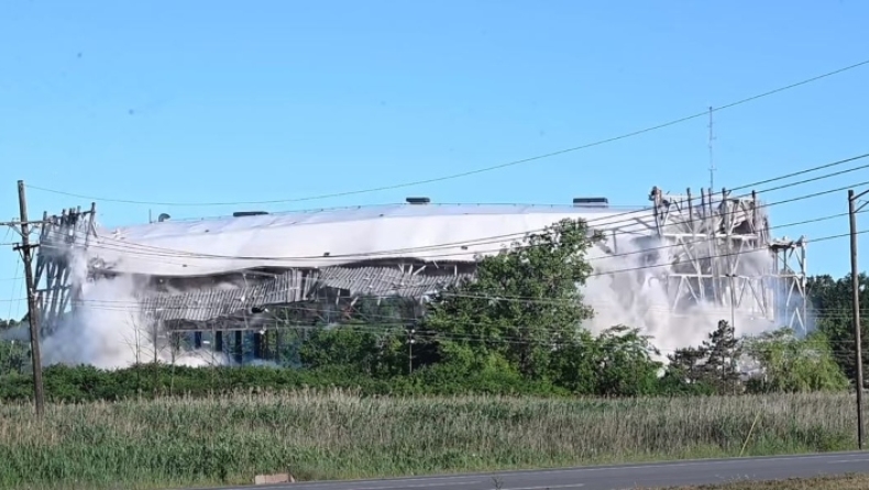Πίστονς: Κατεδαφίστηκε το ιστορικό τους γήπεδο (vid)