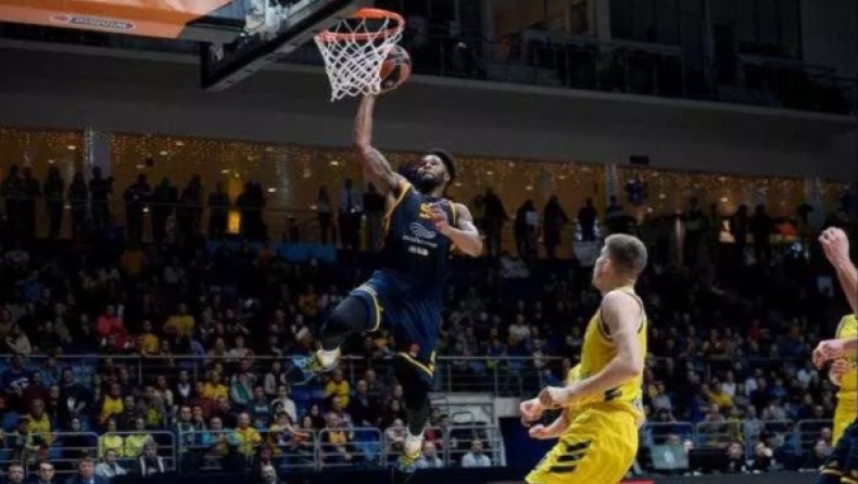 Τα εκπληκτικά alley oop του Μπούκερ (vid)