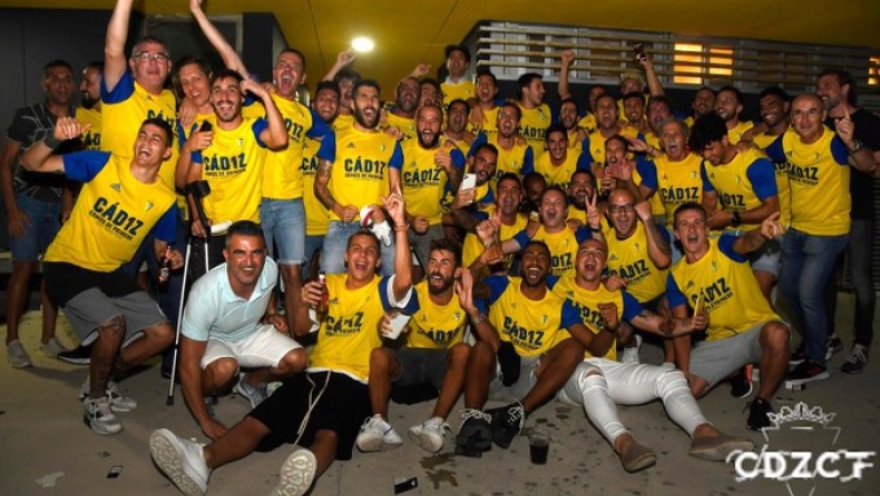 Η Κάδιθ ανέβηκε στη La Liga και ο πρόεδρός της τρελάθηκε, δίνοντας 10.000 δωρεάν διαρκείας (vid)