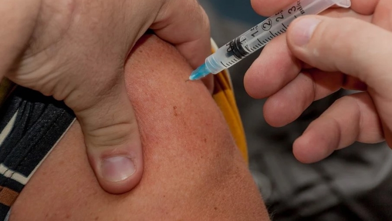 Υπόσχεση για 60 εκατ. εμβόλια στην Μεγάλη Βρετανία
