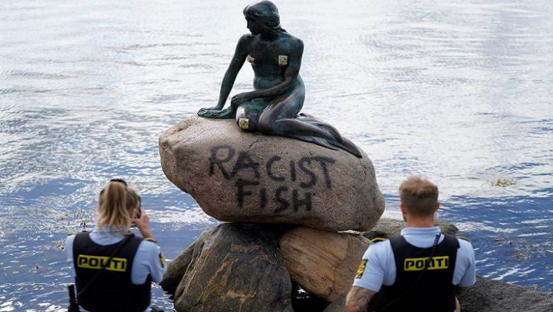 «Ρατσιστικό ψάρι»: Βανδάλισαν τη Μικρή Γοργόνα στην Κοπεγχάγη! (pics)