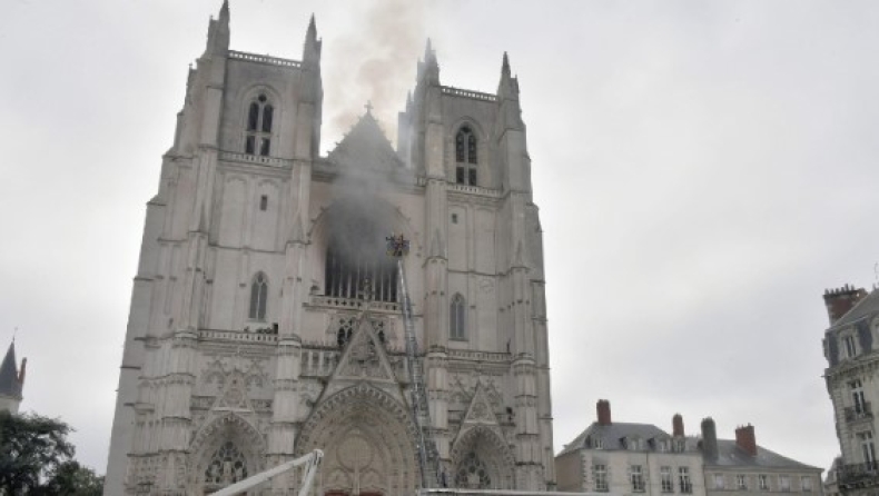 Ρουαντέζος εθελοντής ομολόγησε πως έβαλε φωτιά στον καθεδρικό ναό της Νάντης