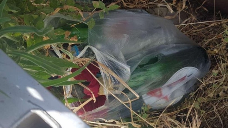 Νέα Φιλαδέλφεια: Βρέθηκαν κρυμμένες μολότοφ και στυλιάρια (pics)