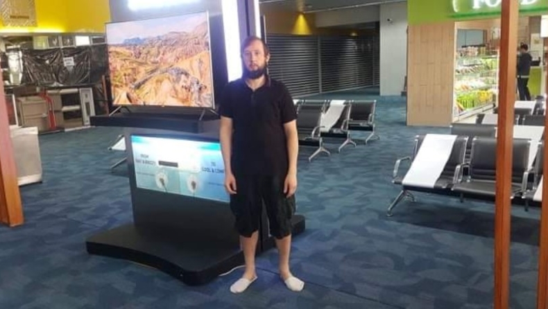 Τουρίστας λέει ότι ζει στο αεροδρόμιο 110 ημέρες λόγω του lockdown (pics & vid)
