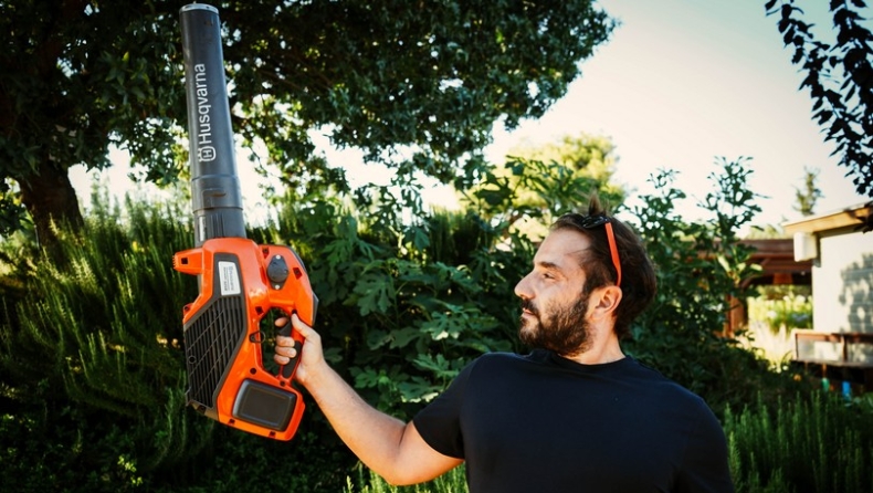 5 μηχανήματα για να πάρεις... Husqvarna τις δουλειές (vid)